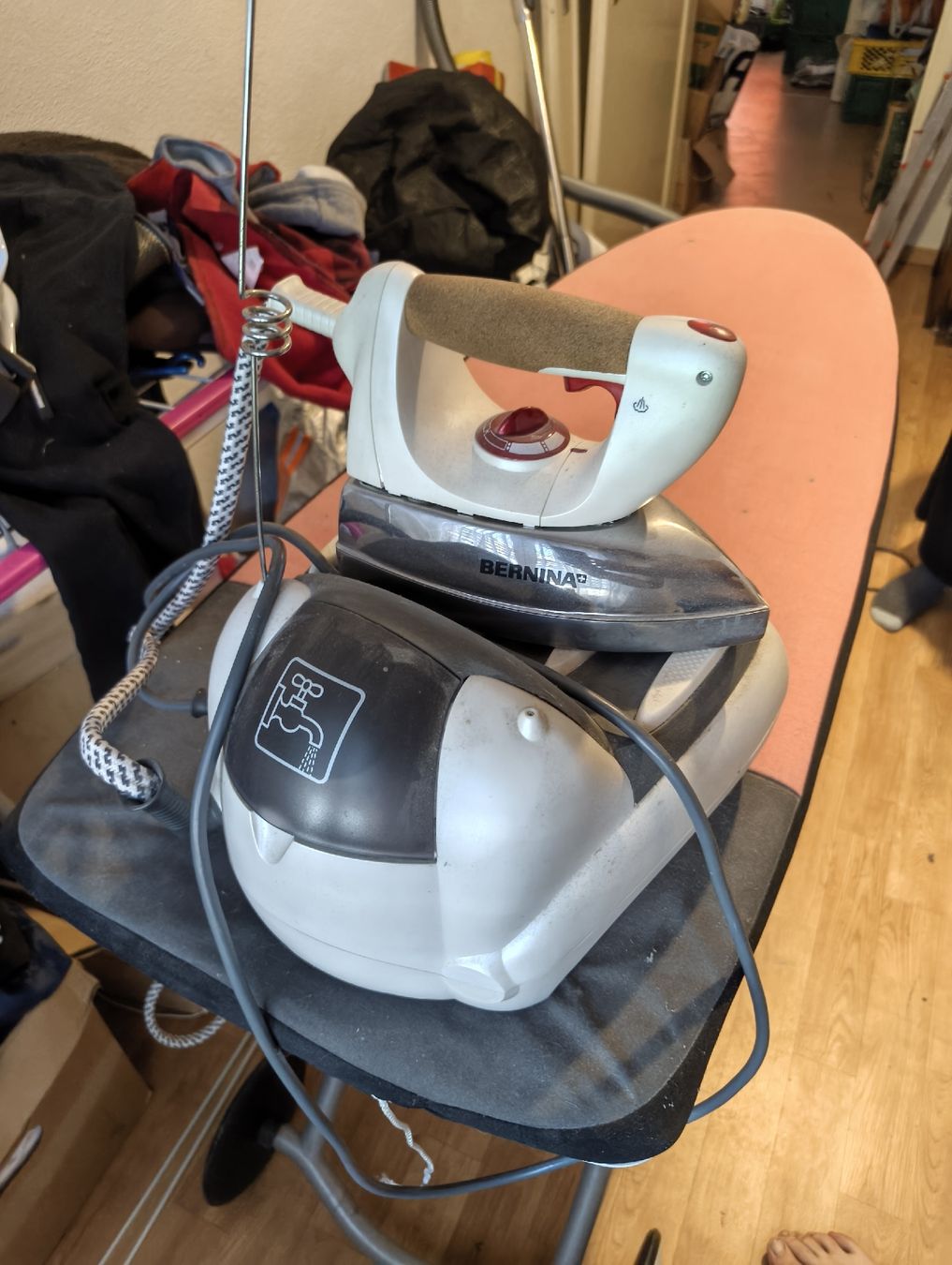 Bernina Bügeleisen: Bernina Bügeleisen  – Gebraucht aus Ebersol von Bmwe30e46 2