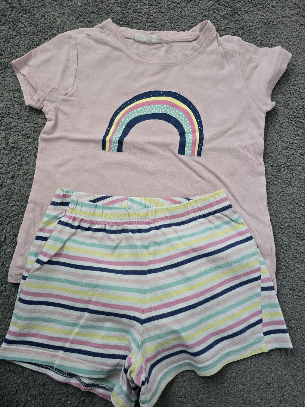 Pigiama & Simili: Pyjama Alive Regenbogen Grösse 110-116 – Usato da Unterentfelden venduto da Panda-87