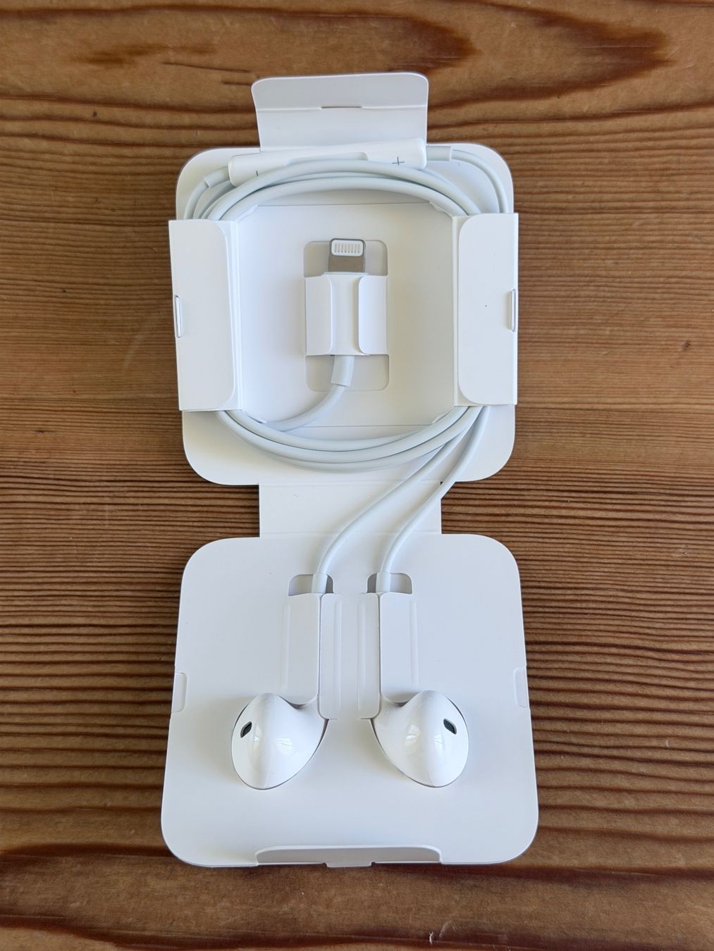 Apple Cuffie: Apple EarPods mit Lightning Anschluss & Adapter neu ovp – Nuovo e nell'imballaggio originale da Waldkirch venduto da ItaloFam 1