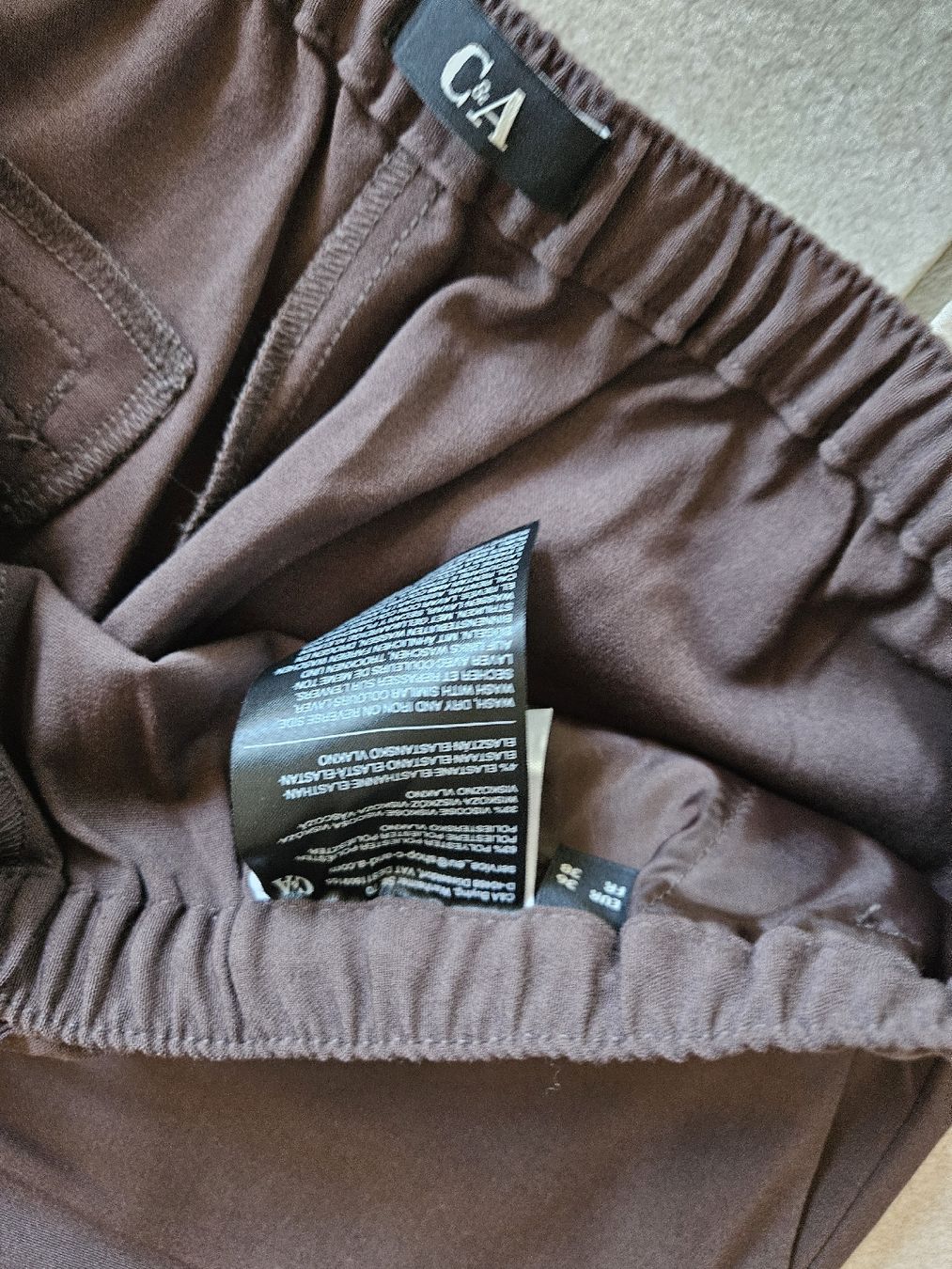 Pantaloni: Pantalon large 36/38 – Usato da Vétroz venduto da sas_yln5 1