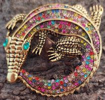 Farbige Brosche Krokodil / Echse goldfarbig mit Strass