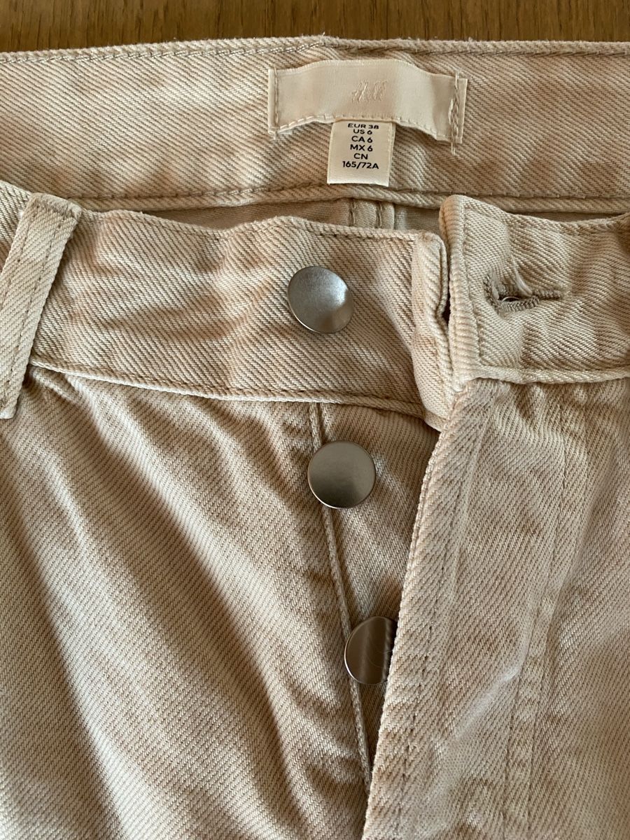 H&M Jeans: Jeans H&M beige clair jambe large - neuf - taille 38 – Nuovo e nell'imballaggio originale da Genève venduto da swissjojo 3
