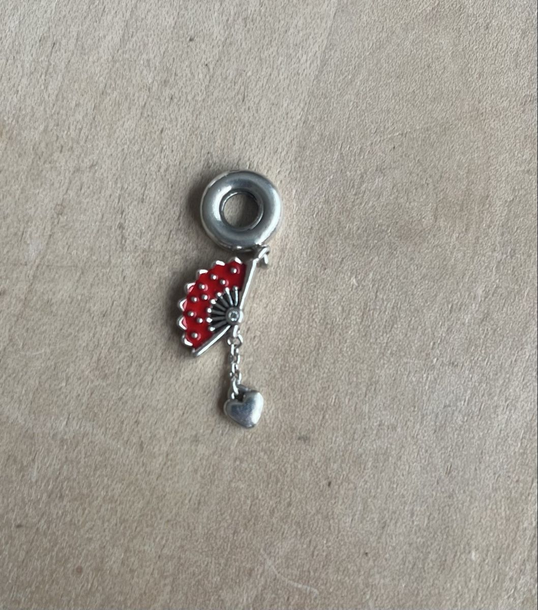 Pandora Pendentifs: Orginal Pandora Charm Spanien – D'occasion à Gattikon par blauloui76