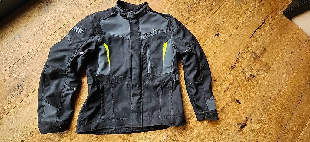 Completi: Motorradbekleidung – Usato da Erschwil venduto da sabi054 1