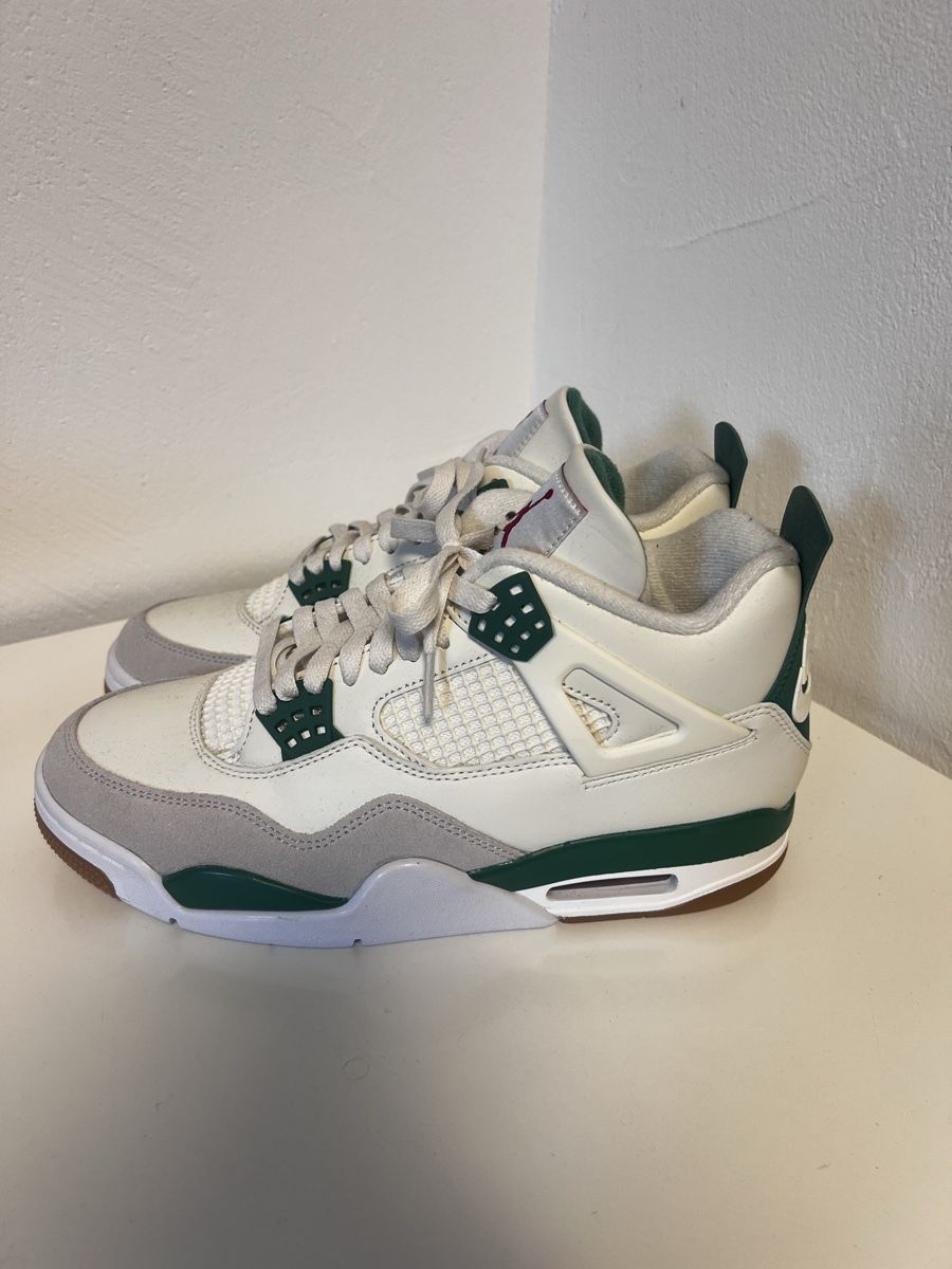 Jordan Chaussures hommes: Jordan 4 SB Pine Green – Neuf avec emballage d'origine à Hägglingen par jes_9psg