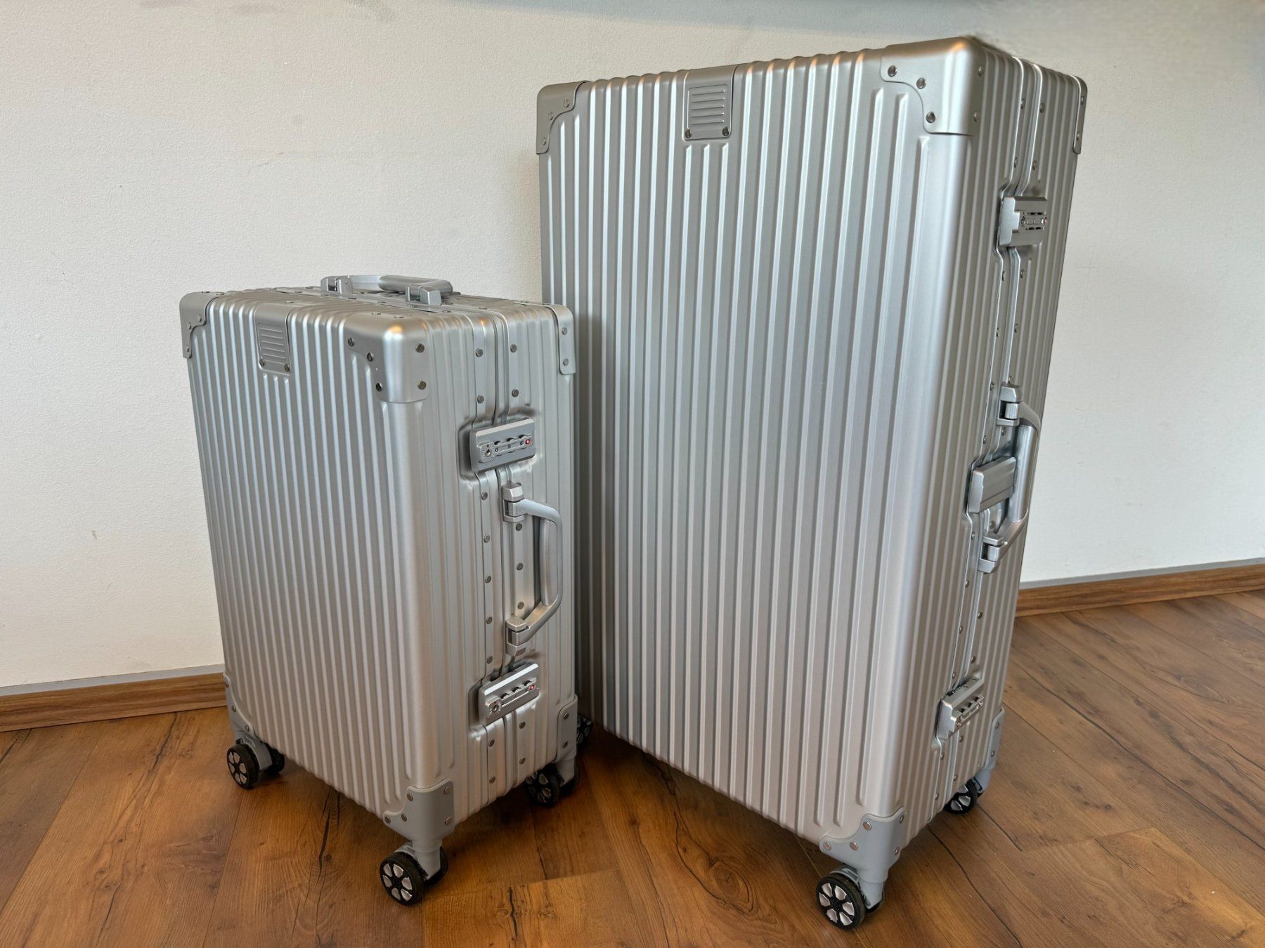 Valigie: 2 teiliges Aluminium Koffer BUNDLE SET gateBAG in SILBER NEU – Nuovo e nell'imballaggio originale da Bergdietikon venduto da shopAgent 1