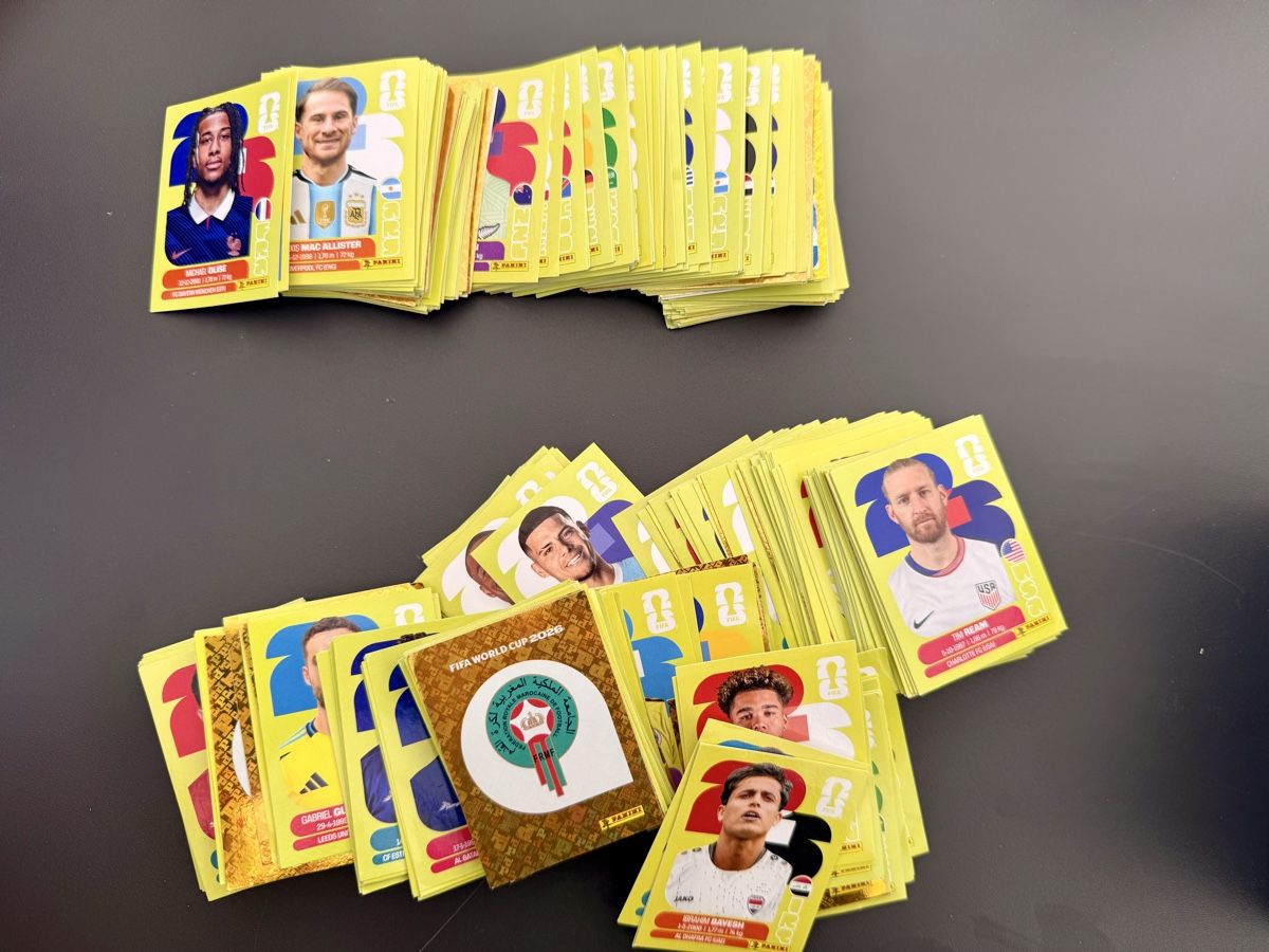 Panini Carte collezionabili: Énorme lot de panini Fifa 2026 – Nuovo (secondo la descrizione) da Vouvry venduto da Inwatch 2