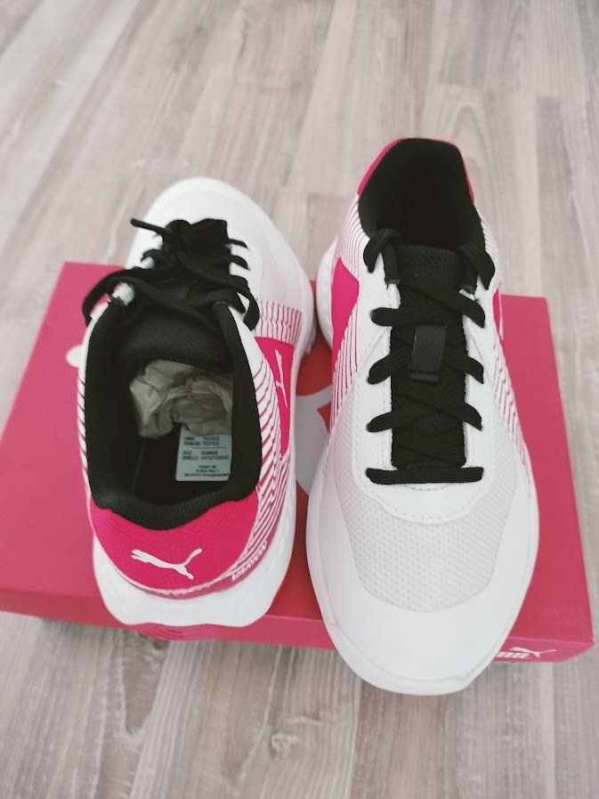 Puma Scarpe per ragazzi: Puma Hallenschuhe Varion JR Grösse 32 – Nuovo e nell'imballaggio originale da Oftringen venduto da Sportivo.ch 3