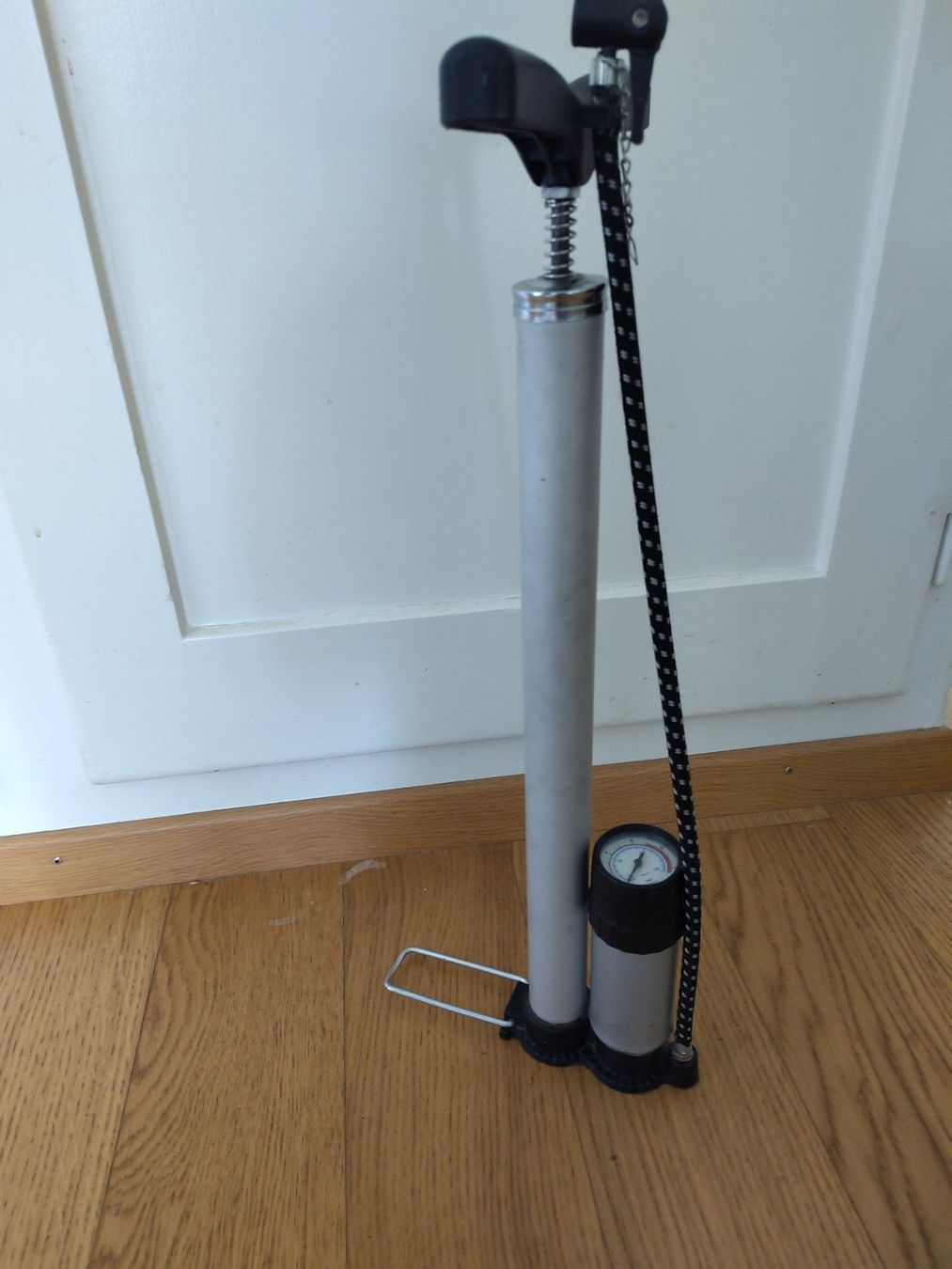 Pompe: Velopumpe mit Manometer – Usato da Bern venduto da Cassiopeia-72