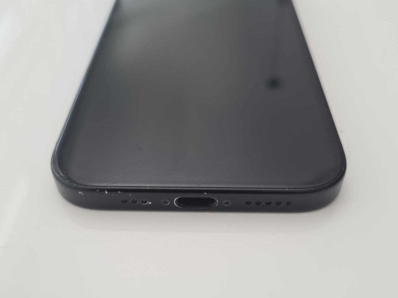 Apple Handys / Smartphones: Iphone 15 126GB Black 2024 – Gebraucht aus Neuchâtel von gae_5dt9 6
