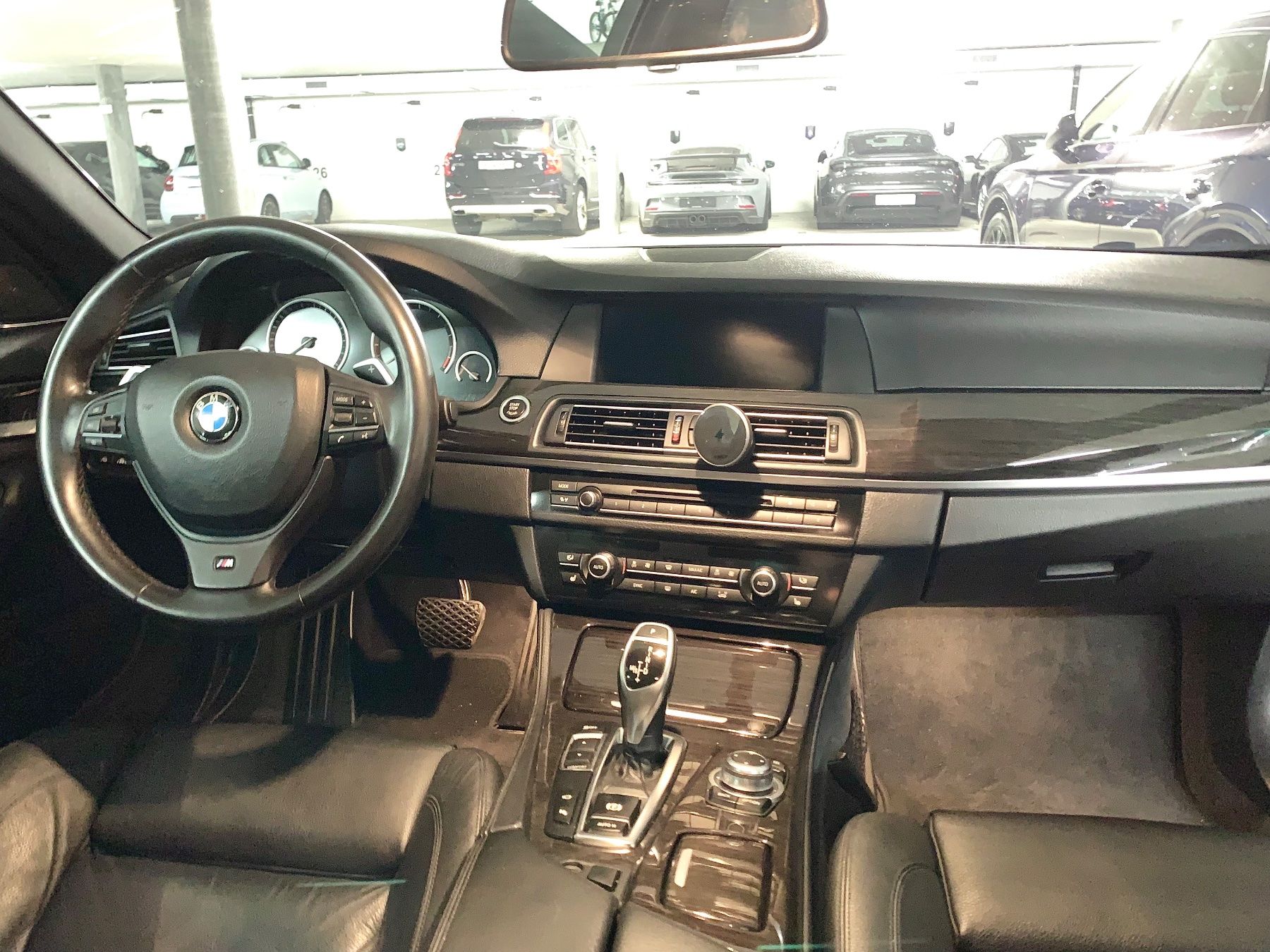 BMW Automobili: BMW F10 535i – Usato da Basel venduto da valokuvaaja 9