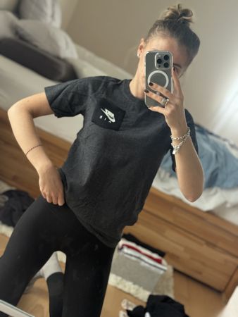 Nike Air T-Shirt- Great Condition!