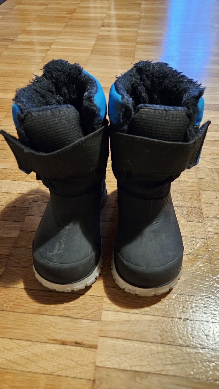 Decathlon Scarpe per ragazzi: Decathlon Winter Boots, size 24, Great Condition – Usato da Dübendorf venduto da Danas_Corner