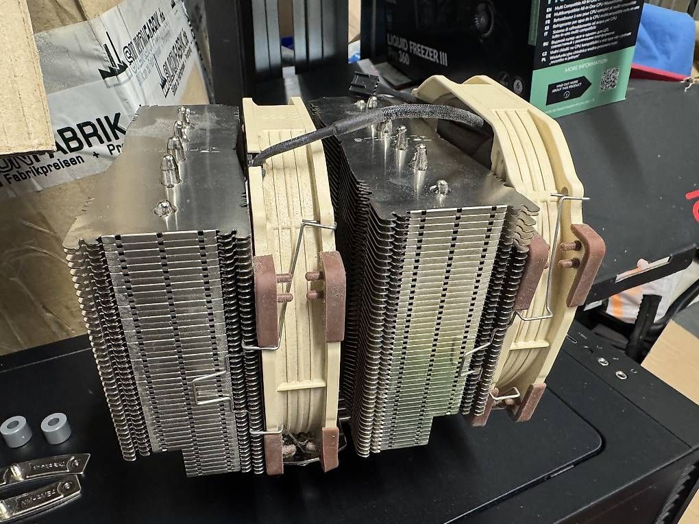 Noctua Componenti elettronici: NOCTUA NH-D15 – Usato da Niederhasli venduto da flo_f272