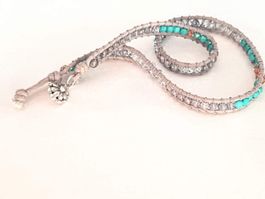 hübsches Armband mit Rauchquarz und Türkis, auf Baumwollband