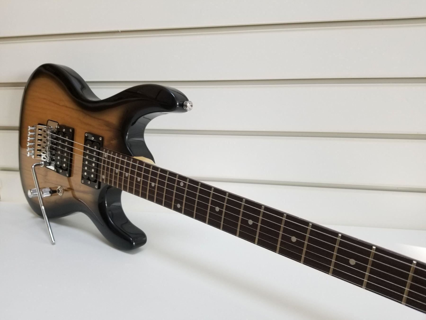 Strumenti musicali: e-gitarre Swiger L-G8  , neuwertig – Nuovo (secondo la descrizione) da Glattbrugg venduto da Swissmusik 2