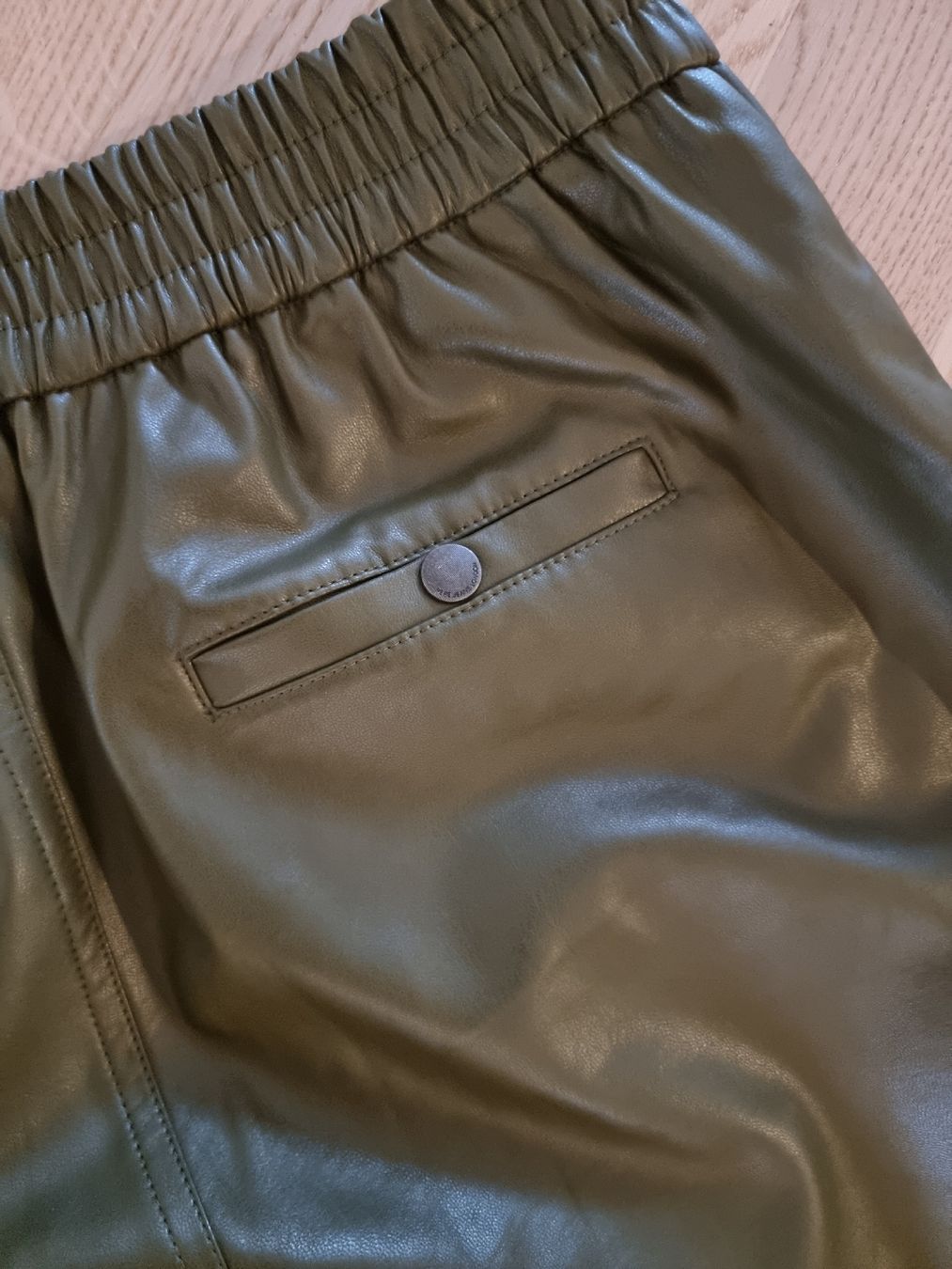 Pepe Jeans Pantaloni: PEPE JEANS HOSE GRÜN Kunstleder – Nuovo (secondo la descrizione) da Goldach venduto da Cooky2011 5