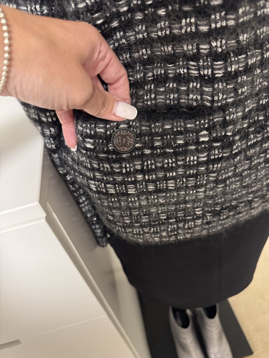 Chanel Maglioni & Felpe: Chanel Pullover schwarz grau gemustert Grösse 36 – Nuovo (secondo la descrizione) da Sarnen venduto da vik_jw5z 1