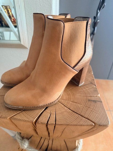 Chaussures femmes: Mellow Yellow Stiefeletten Beige 38 – D'occasion à Nuerensdorf par ghi_b7xs