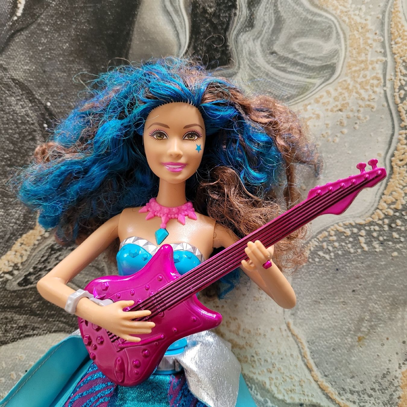Spielzeuge: Barbie mit Gitarre – Gebraucht aus Niederbuchsiten von klengyel 2