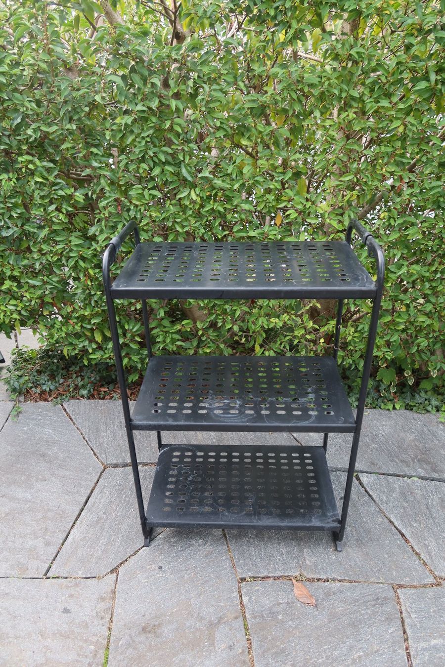 Regale: Schwarzes Gartenmöbel Regal – Gebraucht aus Kilchberg ZH von and_y5q6 1