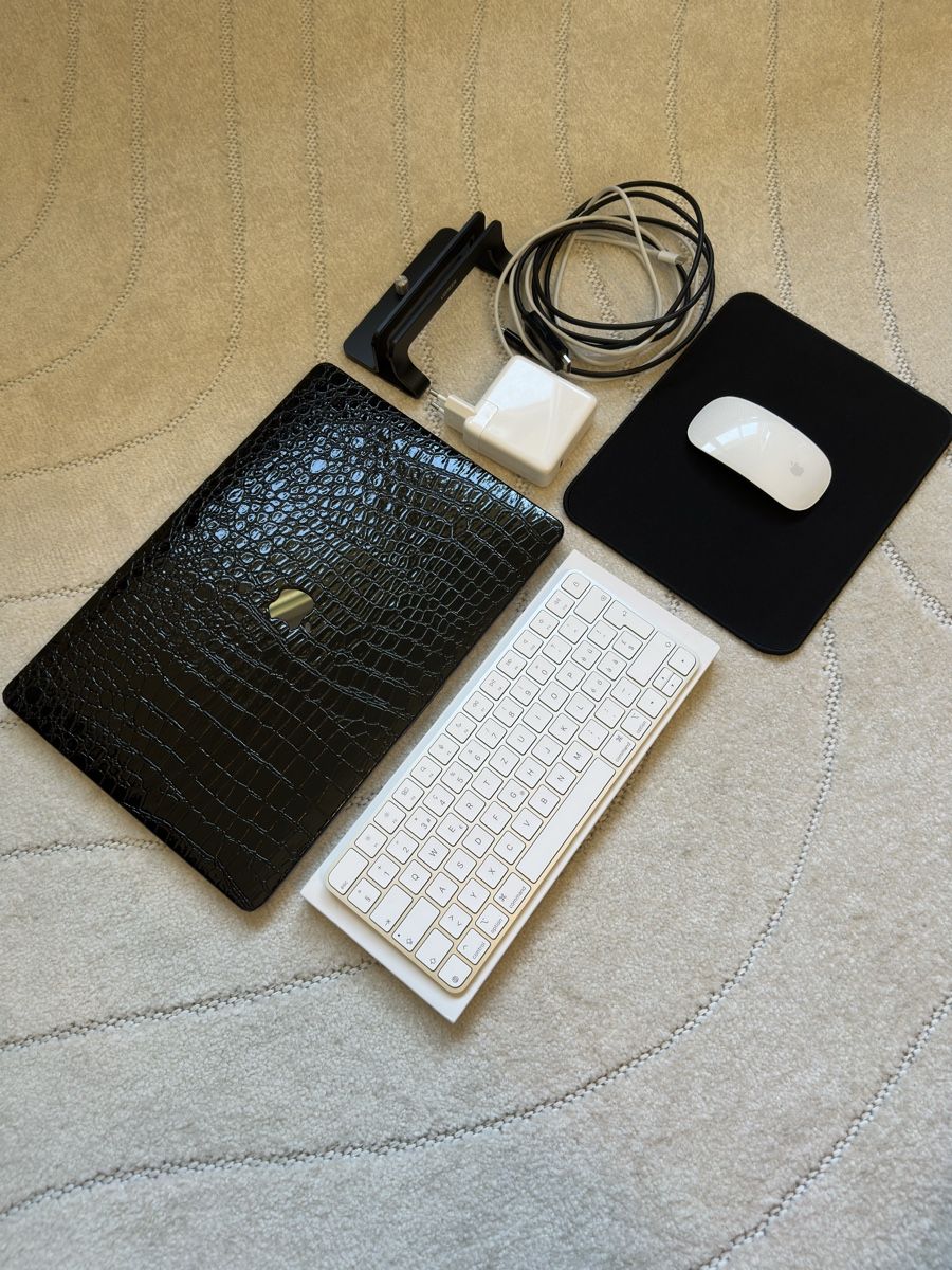 Apple Notebooks: Macbook pro 15 2018 500gb mit magic keyboard & magic mouse, – Gebraucht aus Zürich von ronnyrefurb 7