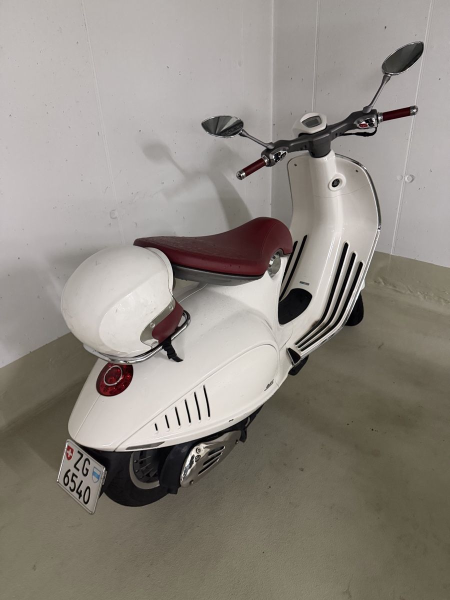 Vespa Scooter: Piaggio Vespa 946  – Usato da Zug venduto da OJ1212