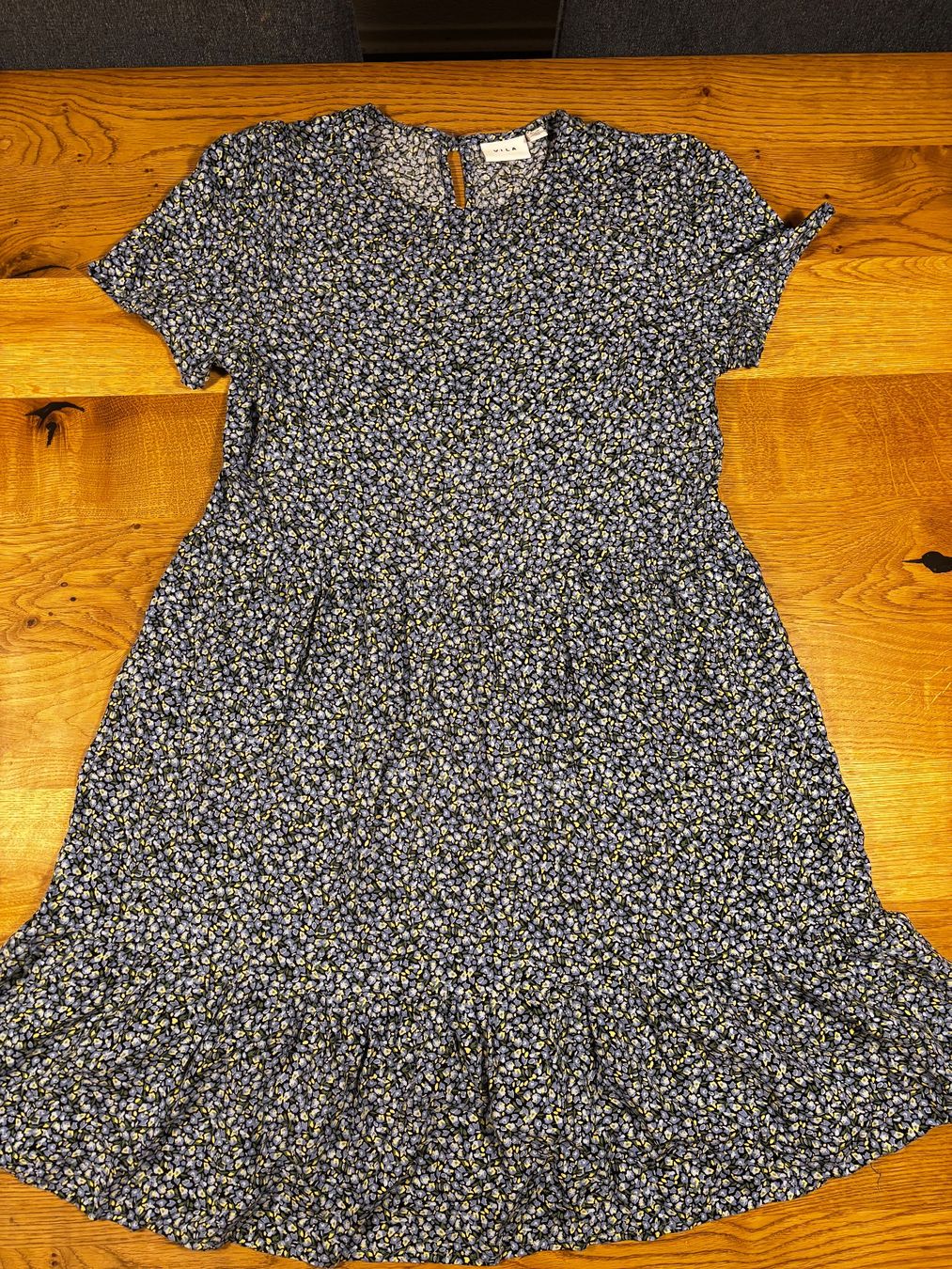 Vila Vestiti: Wunderschönes luftiges Vila Kleid Gr. 36 – Usato da Neftenbach venduto da Boska_1969