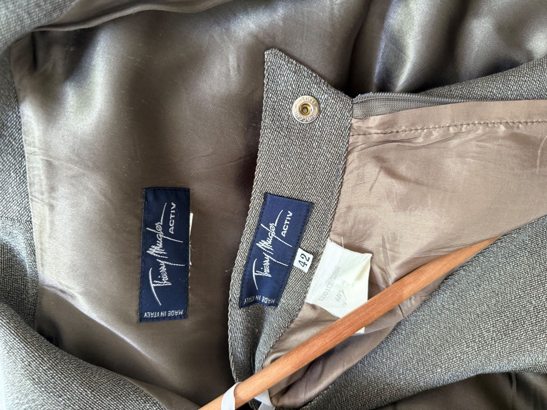 Costumi: Vintage Kostüm von Thierry Mugler – Usato da Zürich venduto da lb6_x22g 3