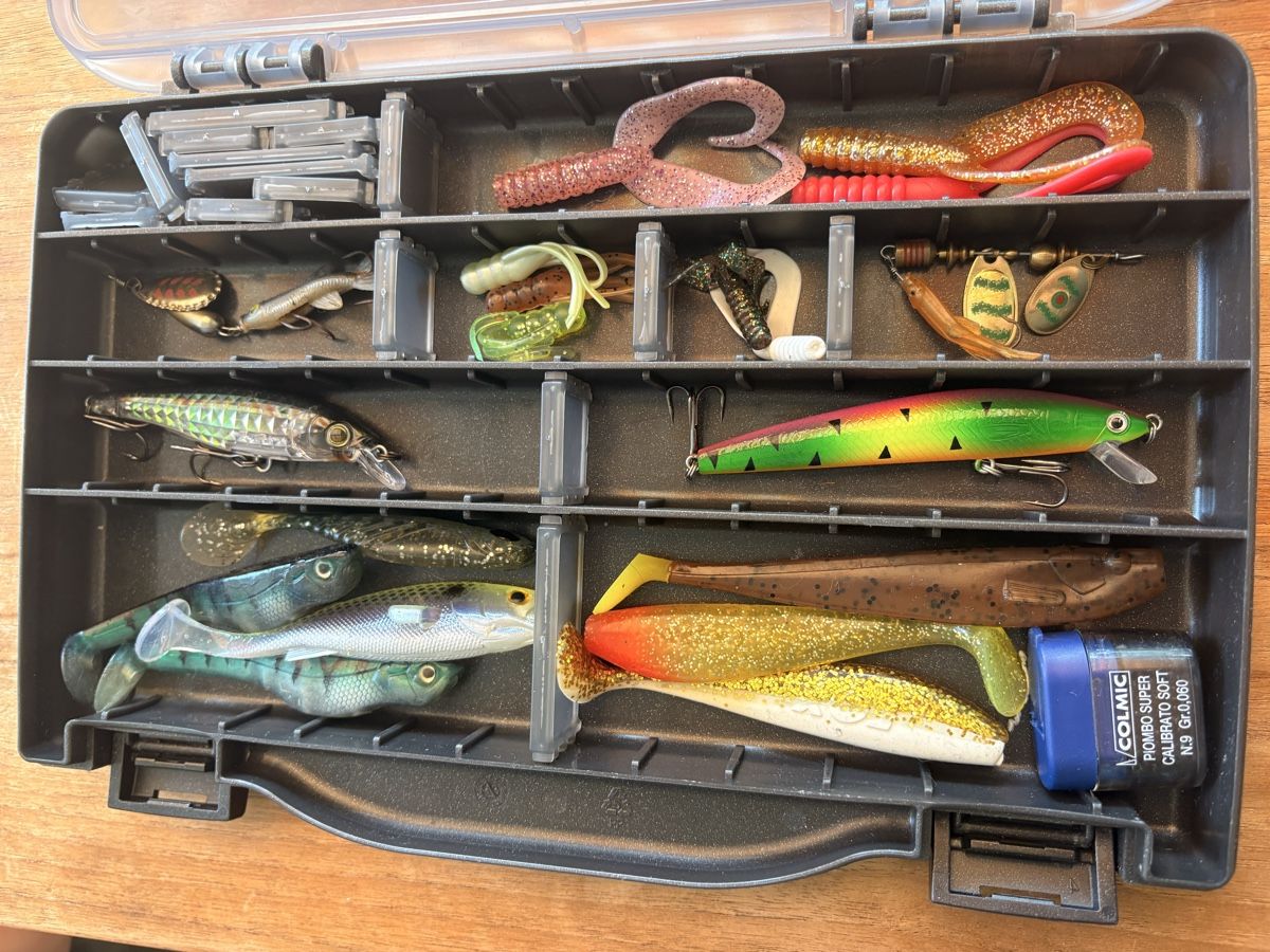 Appâts: Fischerköder mit Box – D'occasion à Wädenswil par ankrebs 1