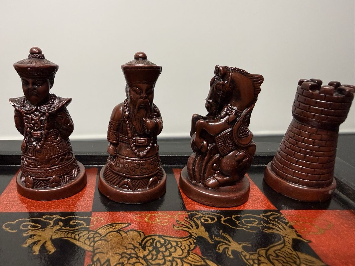 Giochi: Scacchiera in legno con figure orientali – Usato da Cadenazzo venduto da Taty77 4