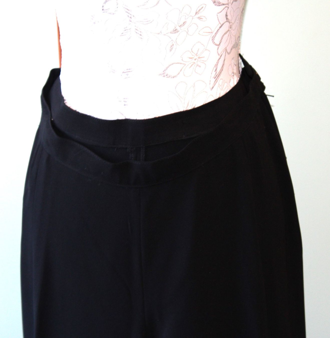 Pantaloni: Hose (BE) – Usato da Schaan venduto da antikes_und_kurioses 1