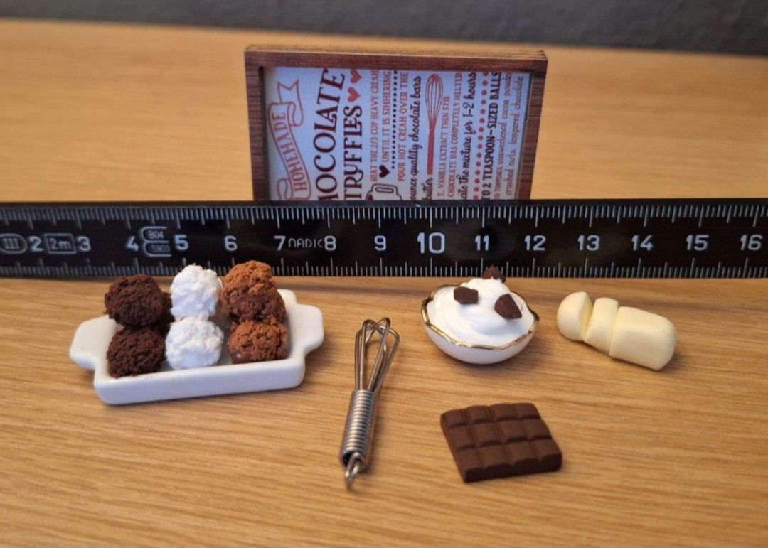 Case e mobili per bambole: Puppenhaus Schokotrüffel Set – Nuovo (secondo la descrizione) da Zürich venduto da HandmadeTinyFood 1