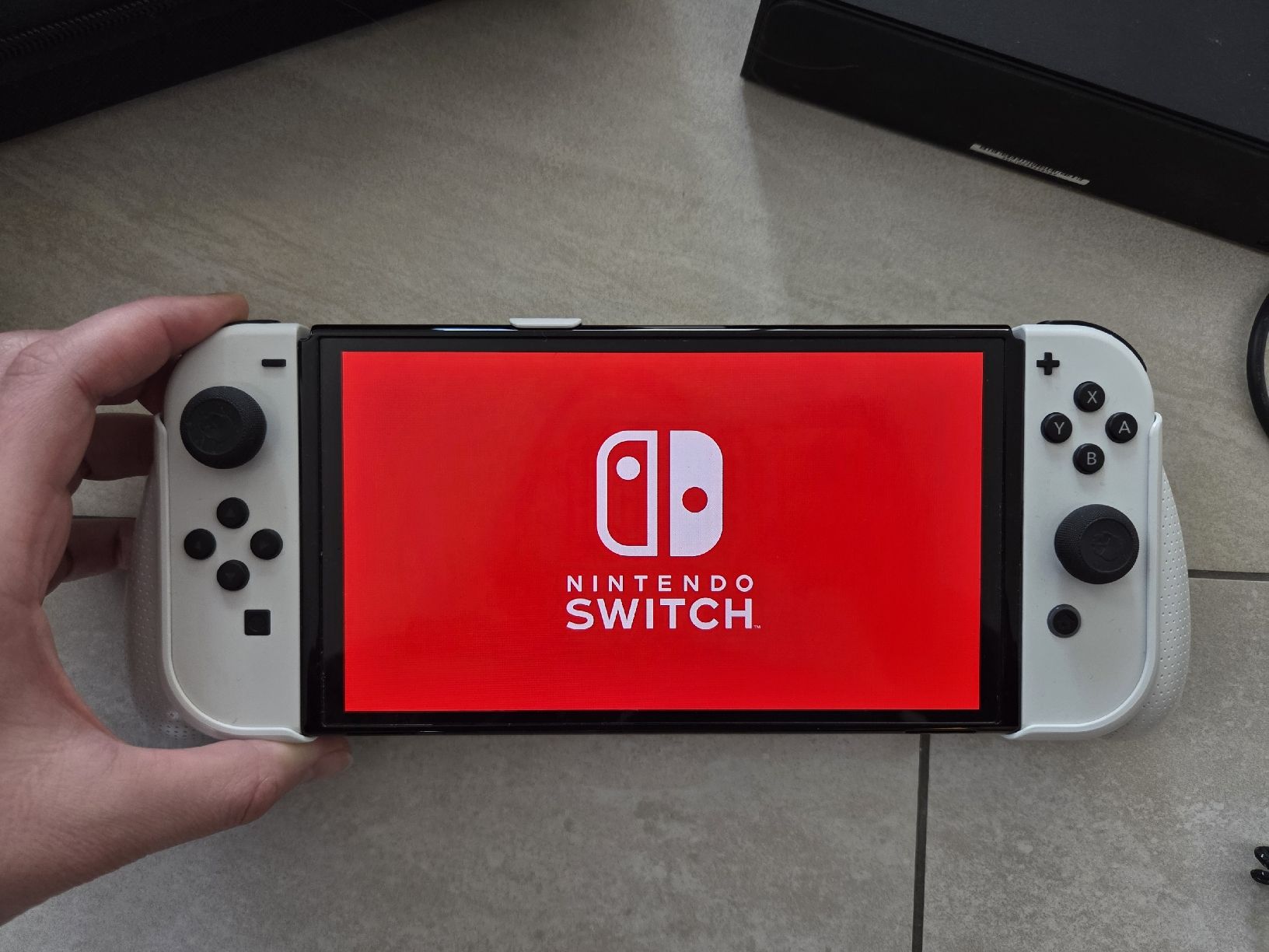Nintendo Console: Nintendo Switch OLED - White - Excellent Condition! – Usato da Zürich venduto da AnnaPavel 2