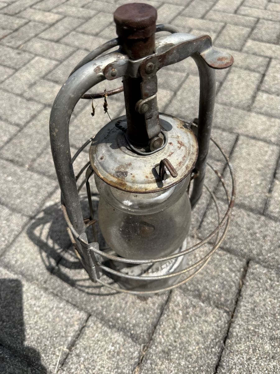 Lampes anciennes: Sturmlaterne Metall Glas gebraucht – D'occasion à BASEL par zum_schneugge 1