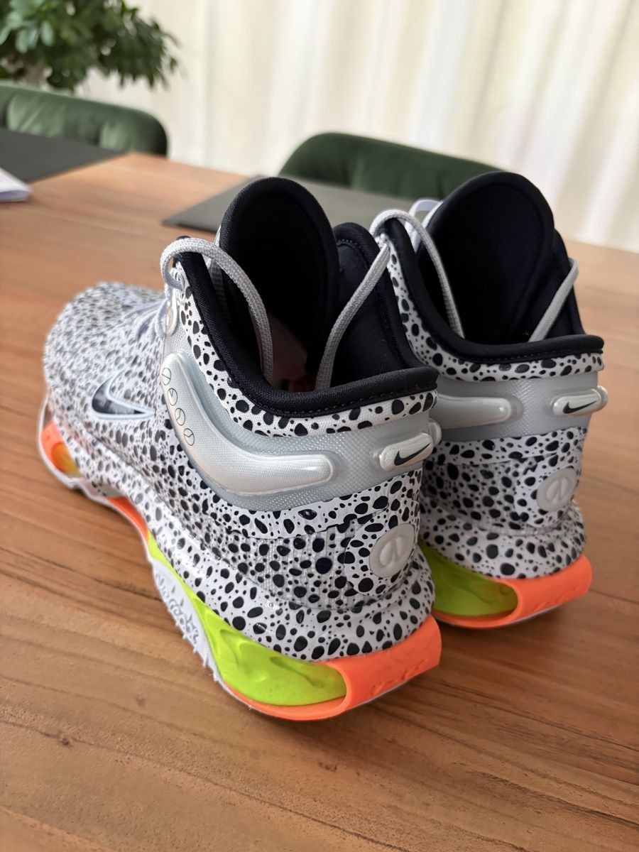 Nike Scarpe da uomo: Nike Air Zoom Gt Jump 2 Olympic – Nuovo (secondo la descrizione) da Solothurn venduto da fab_y5pk 5