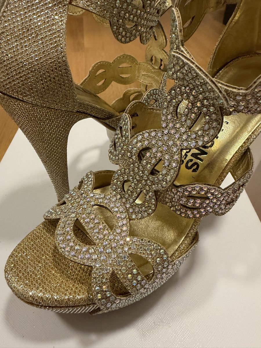 Damenschuhe: Gold Schuhe Grösse 36 – Neu (gemäss Beschreibung) aus Dänikon ZH von tug_m9b6 1