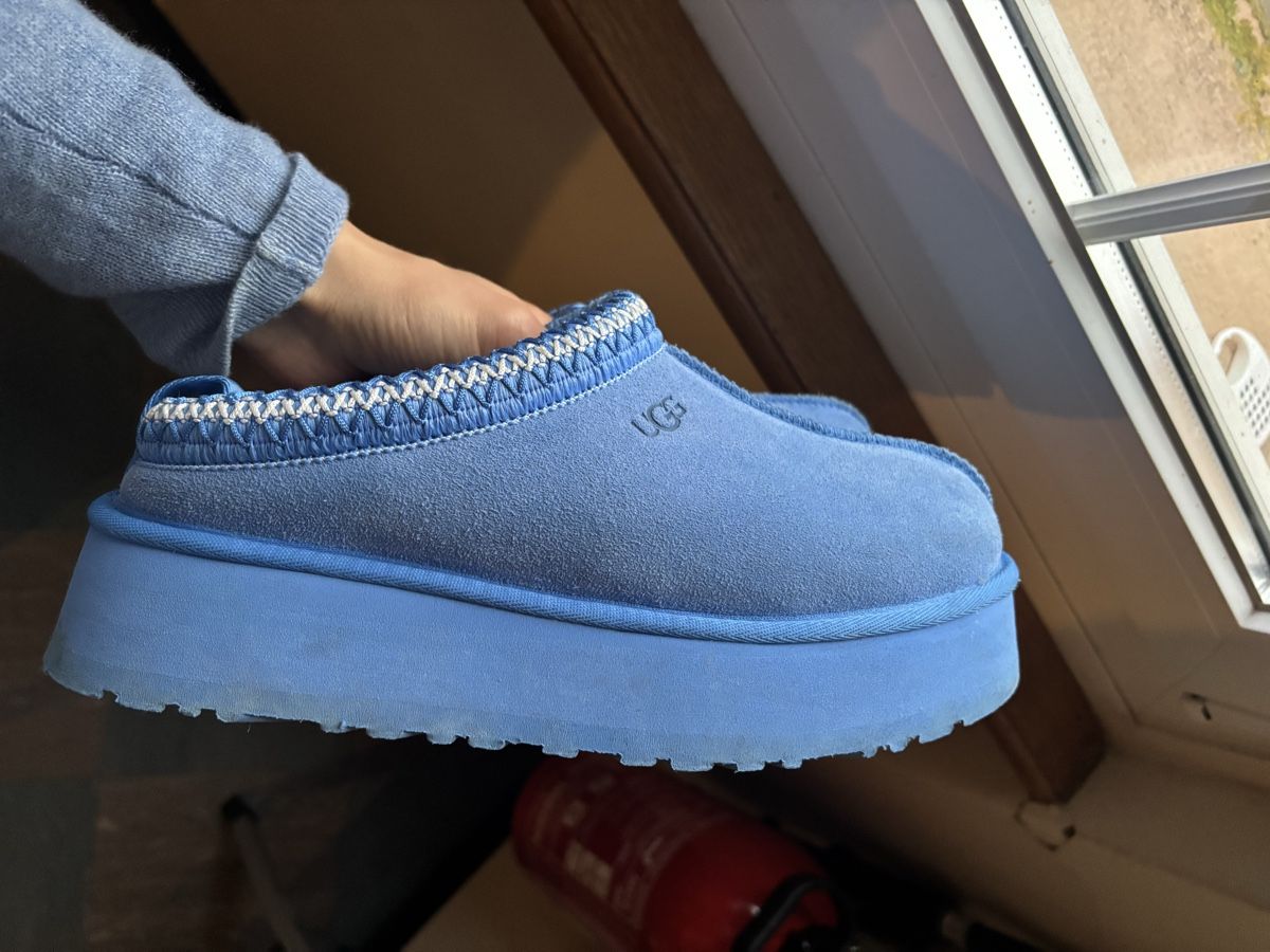 Ugg Scarpe da donna: UGG's size 39 worn 2x  – Nuovo (secondo la descrizione) da Neuchâtel venduto da inn_57jv 1