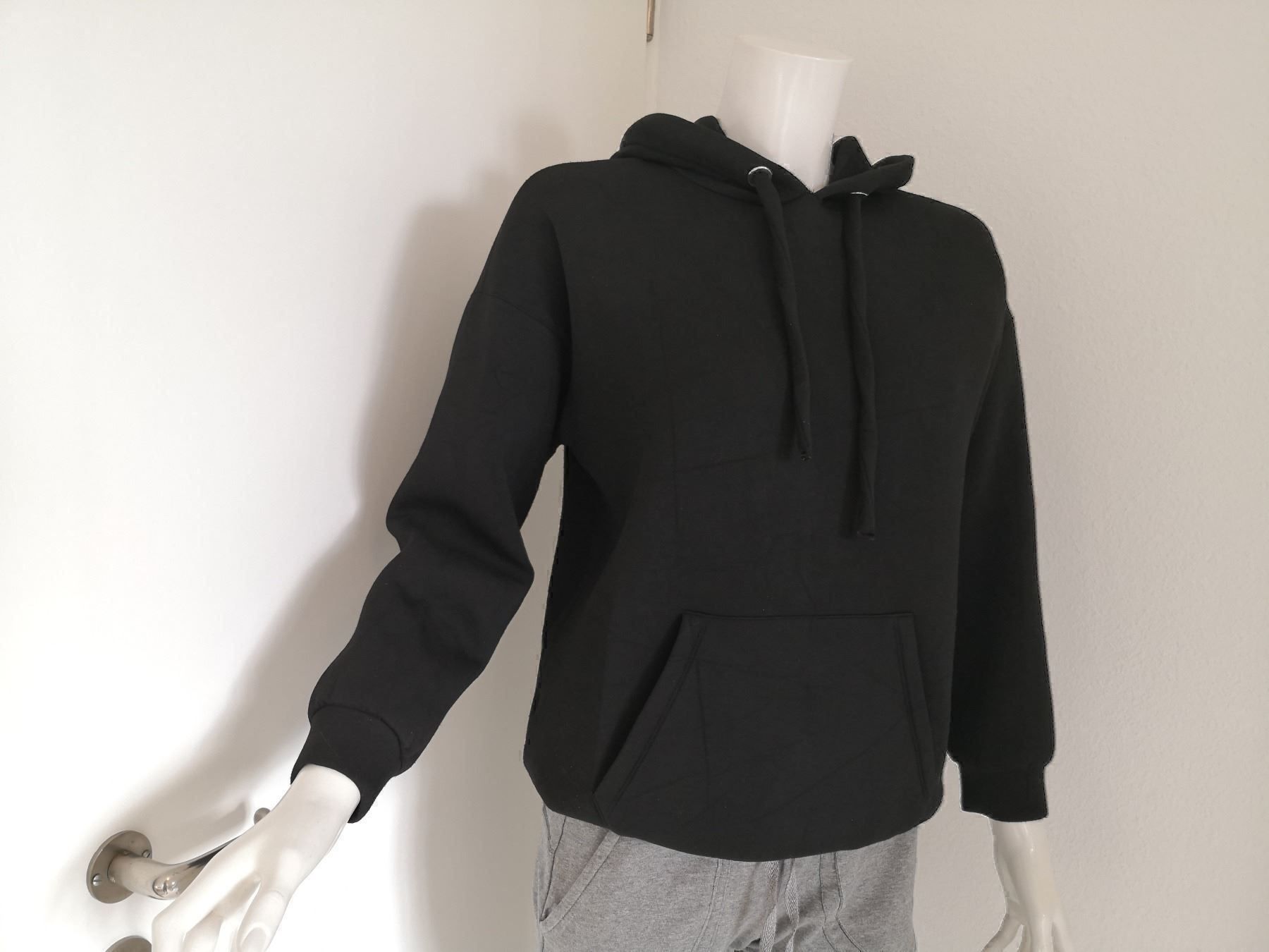 Mango Pulls & Sweat-shirts: 🤩MANGO HOODIE-PULLOVER SCHWARZ & ARMANI P. – Neuf (Voir description) à Olten par Naja-Twins-Twins 7