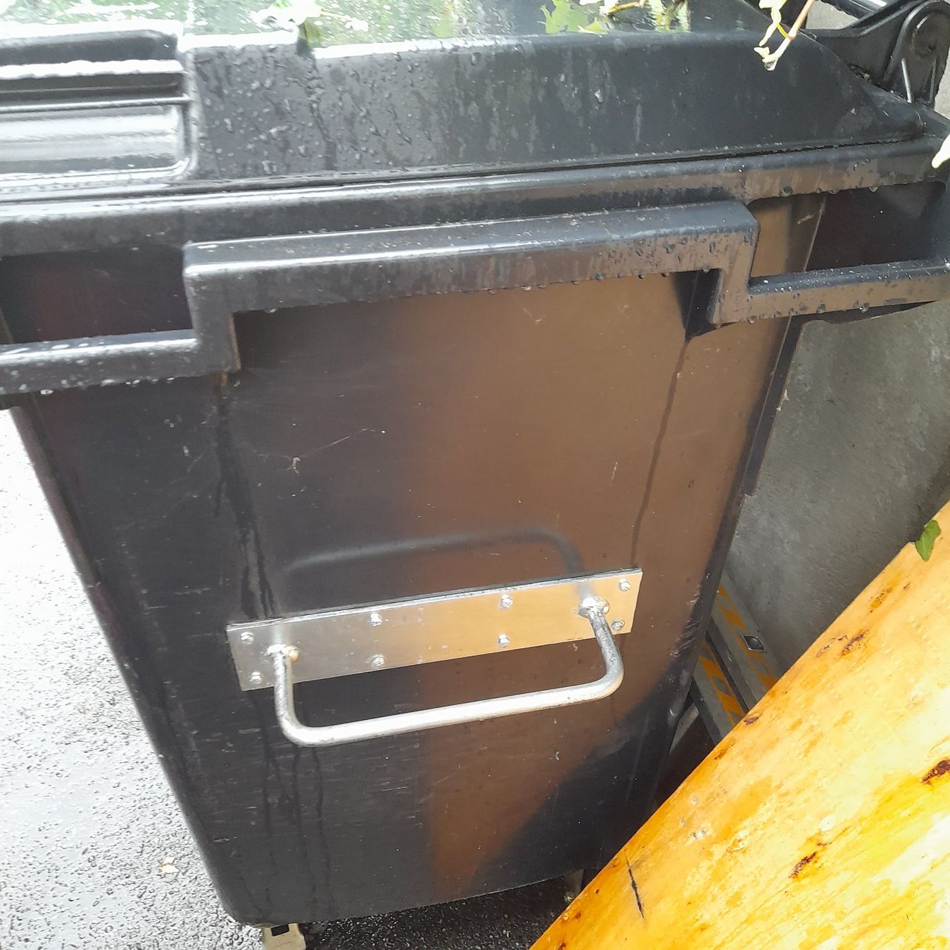 Autres articles bureau & commerces: Container 770 Liter aus Kunststoff – Défectueux à Orpund par 118302 1