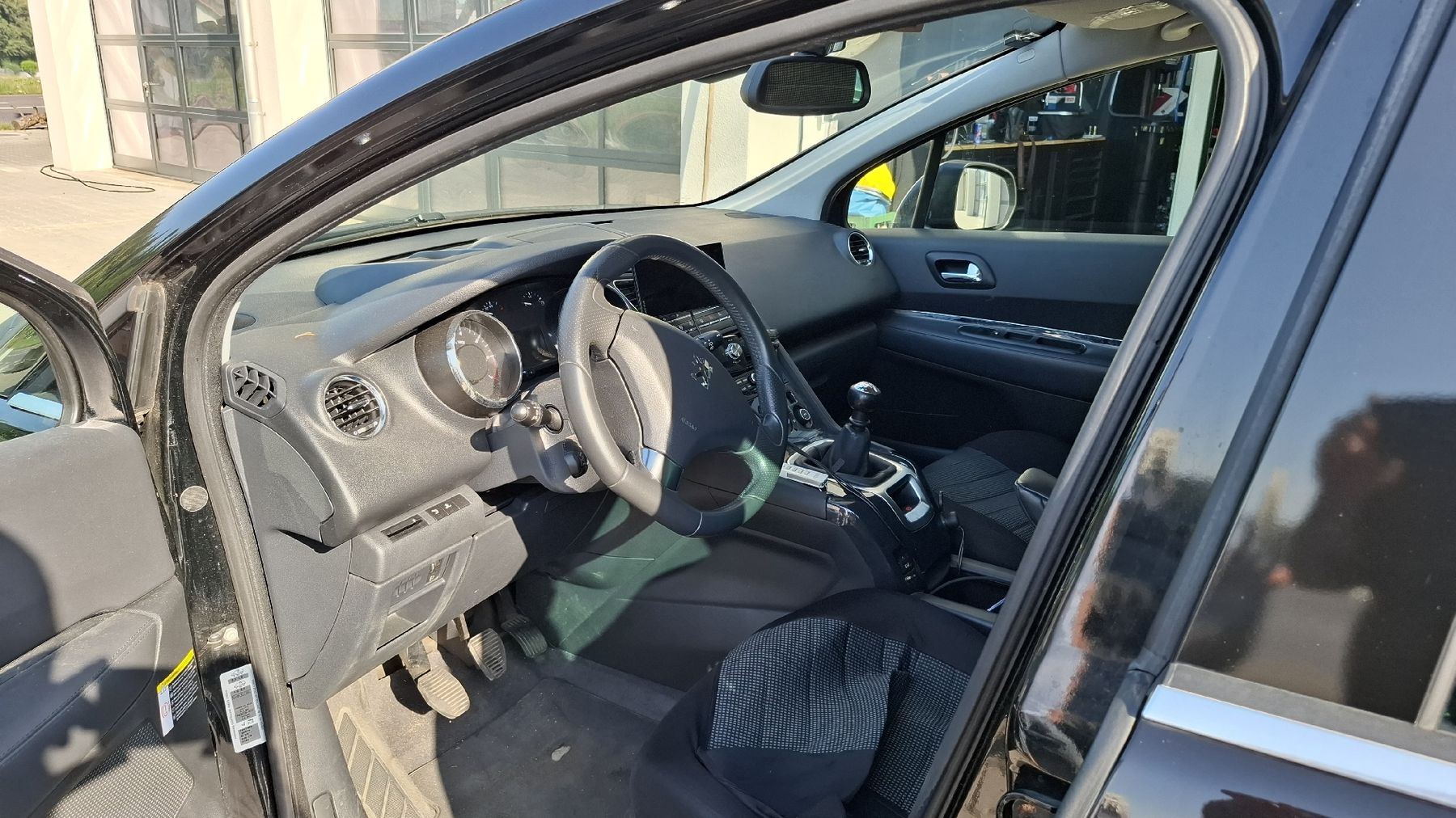Peugeot Automobili: Peugeot 5008 1.6t – Usato da Döttingen venduto da GCSCupertino 3