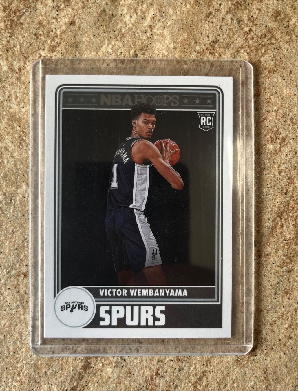 Nba Carte collezionabili: NBA Victor Wembanyama Rookie Hoops – Usato da Moudon venduto da AndreSR89
