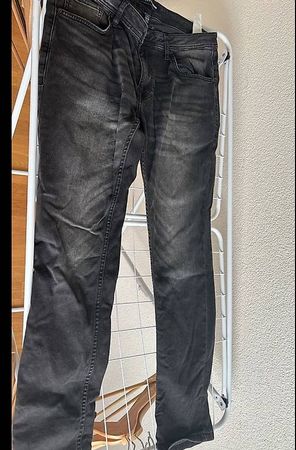 Schwarze Jeans, Grösse 36/32