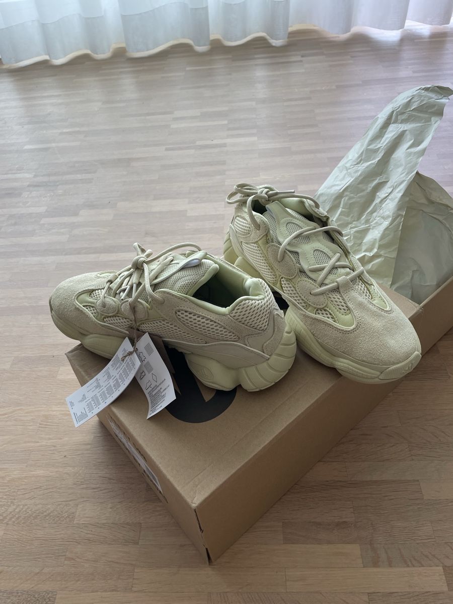 Scarpe da uomo: Adidas Yeezy 500 Bone White - Size 43 1/3 – Nuovo e nell'imballaggio originale da Zug venduto da Zuger1987 1