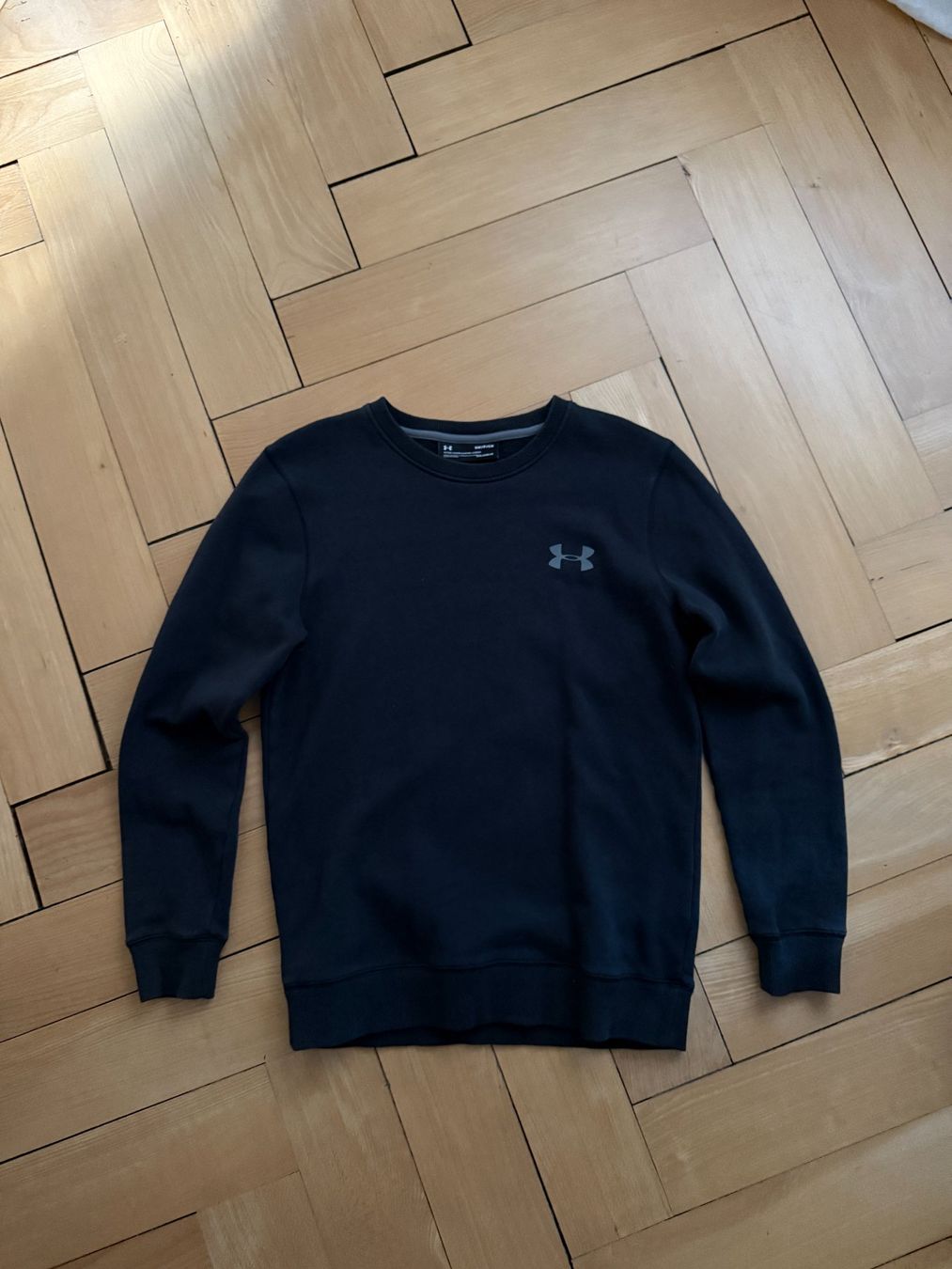 Under Armour Pulls & Sweat-shirts: UNDER ARMOUR - Sweatshirt schwarz S – D'occasion à Zürich par Diazaio