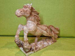 Pferd aus  Marmor, Symbol für Freiheit für Zuhause!