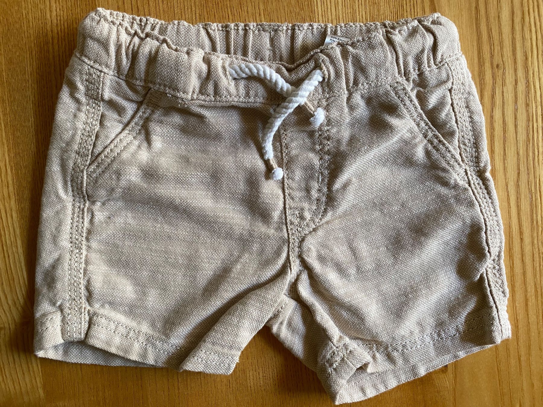 H&M Pantaloni: Short gr 68 H&M – Nuovo (secondo la descrizione) da Allschwil venduto da yvo-sch