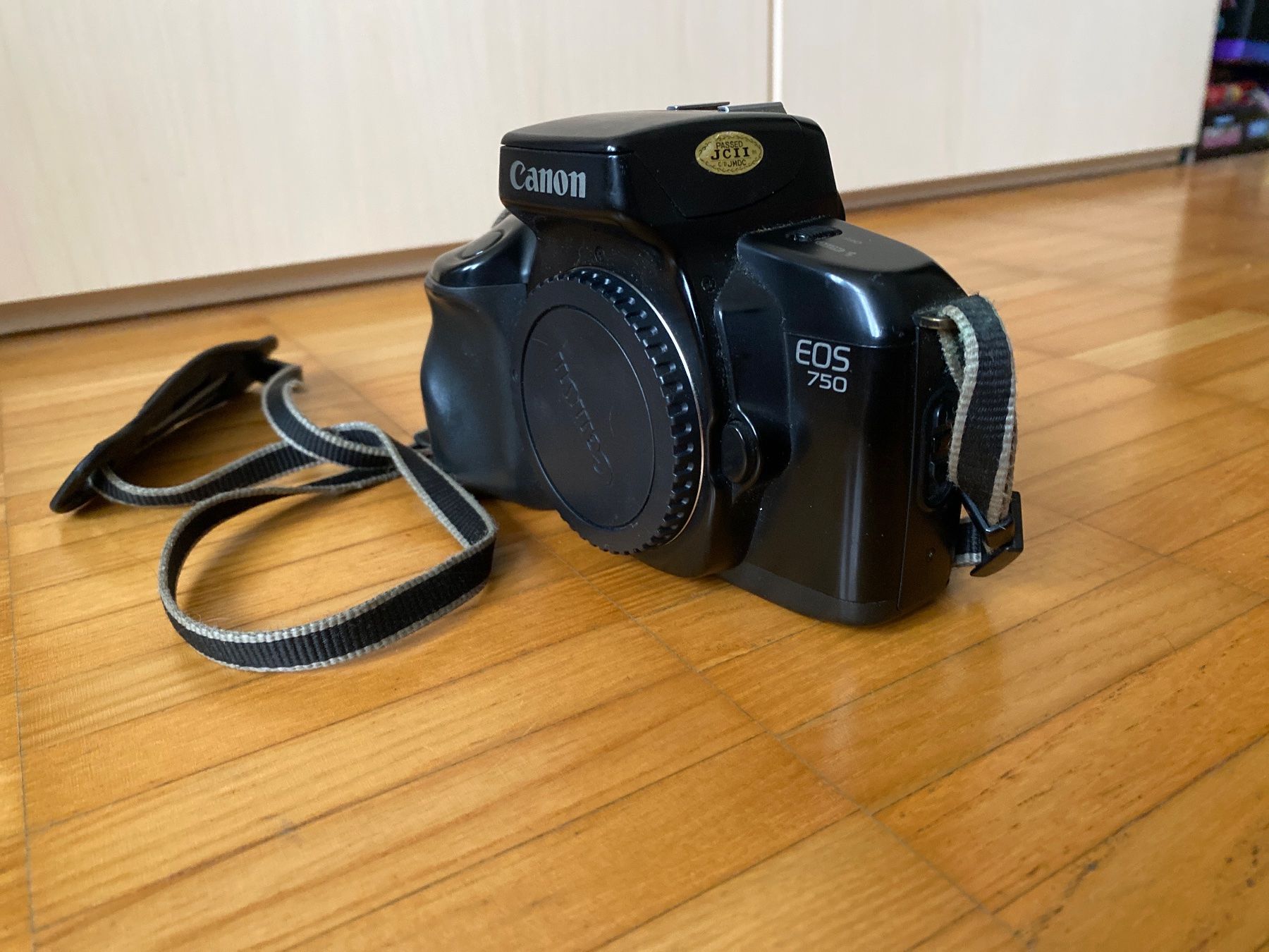 Canon Kamera: Canon EOS 750 Kamera – Gebraucht aus St. Gallen von sof_9r5q 1