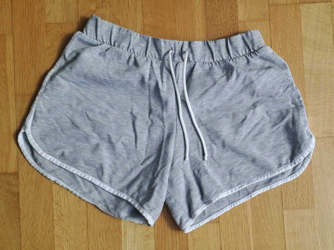 Lots de vêtements: Shorts Basics Kombipaket – D'occasion à Innertkirchen par luk_pyl5 1