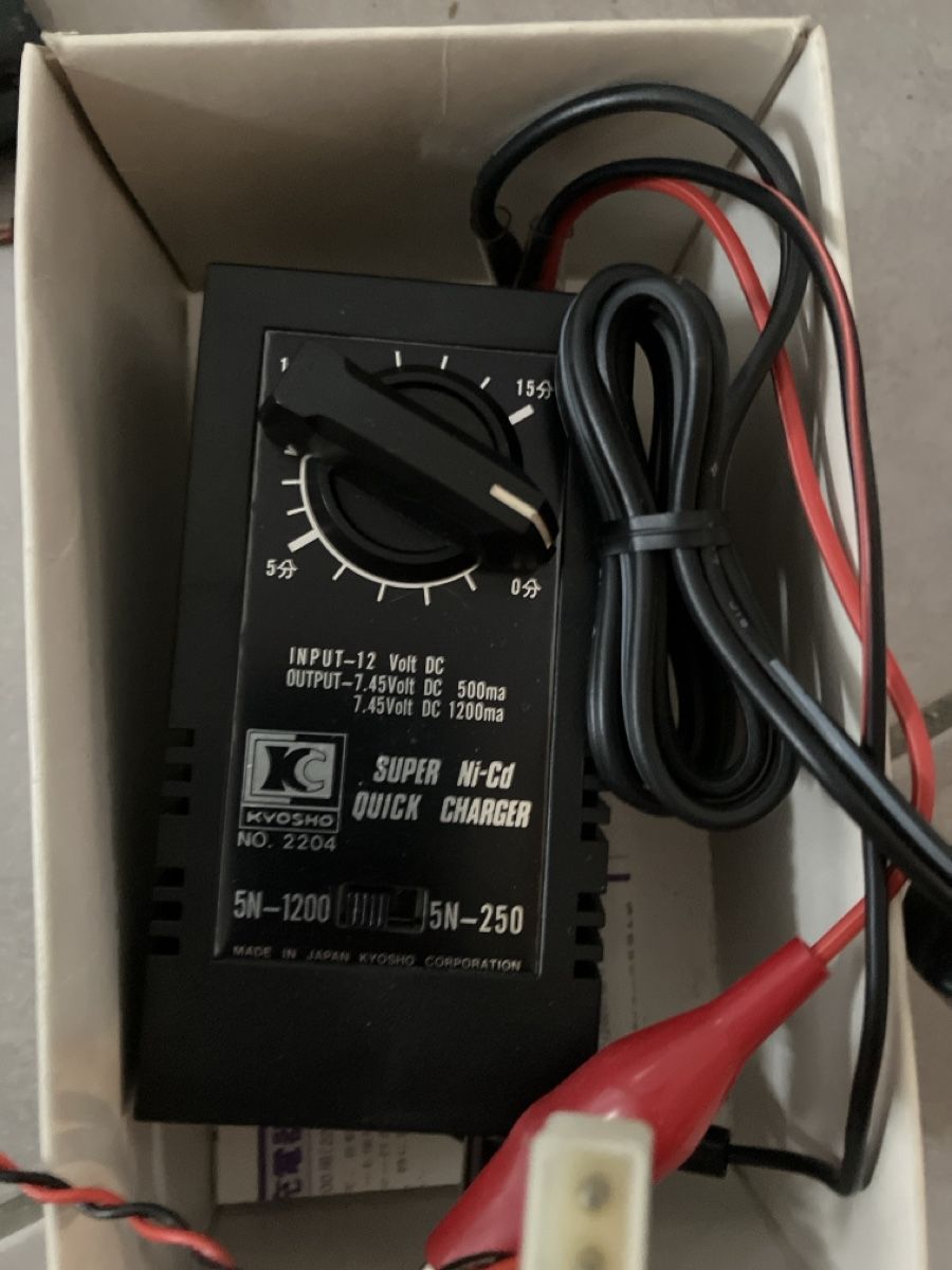 Batterie, Caricabatterie & Alimentatori: Ni cad quick charger – Usato da Spreitenbach venduto da Strolch 2